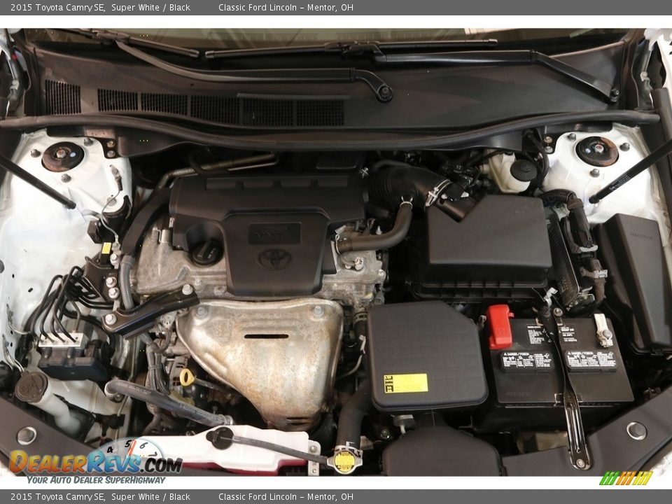 2015 Toyota Camry SE Super White / Black Photo #16