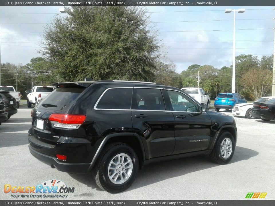 2018 Jeep Grand Cherokee Laredo Diamond Black Crystal Pearl / Black Photo #5