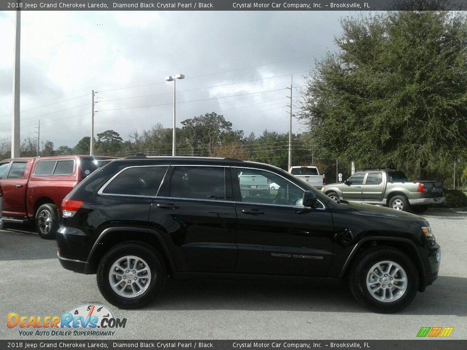2018 Jeep Grand Cherokee Laredo Diamond Black Crystal Pearl / Black Photo #6