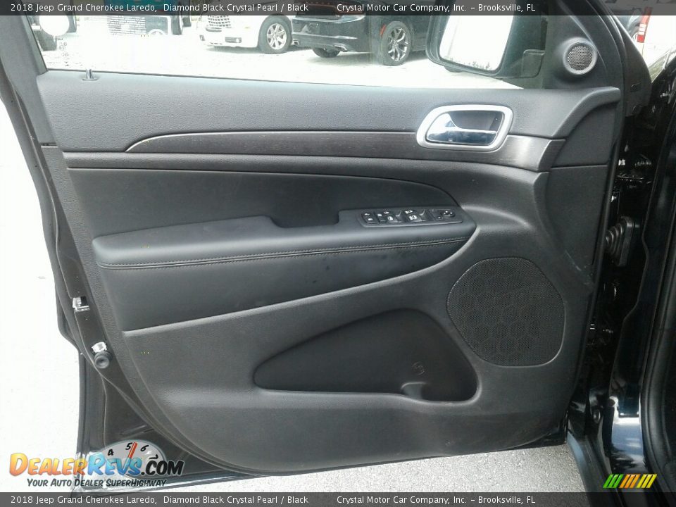 2018 Jeep Grand Cherokee Laredo Diamond Black Crystal Pearl / Black Photo #17