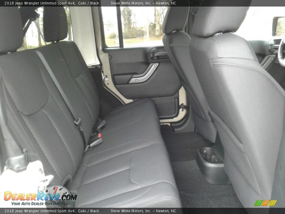 2018 Jeep Wrangler Unlimited Sport 4x4 Gobi / Black Photo #13