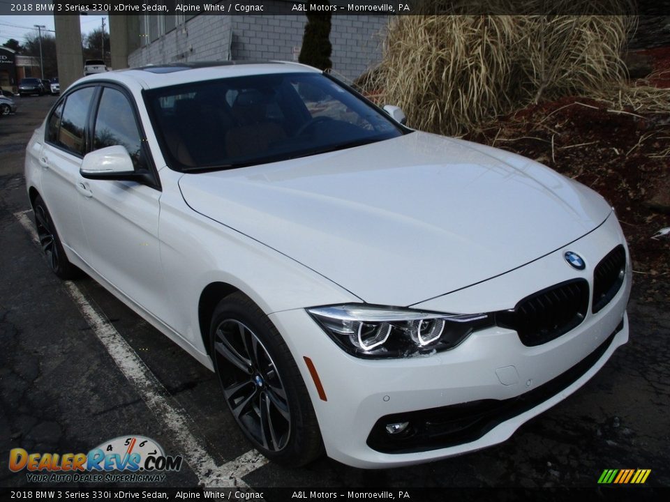 2018 BMW 3 Series 330i xDrive Sedan Alpine White / Cognac Photo #10