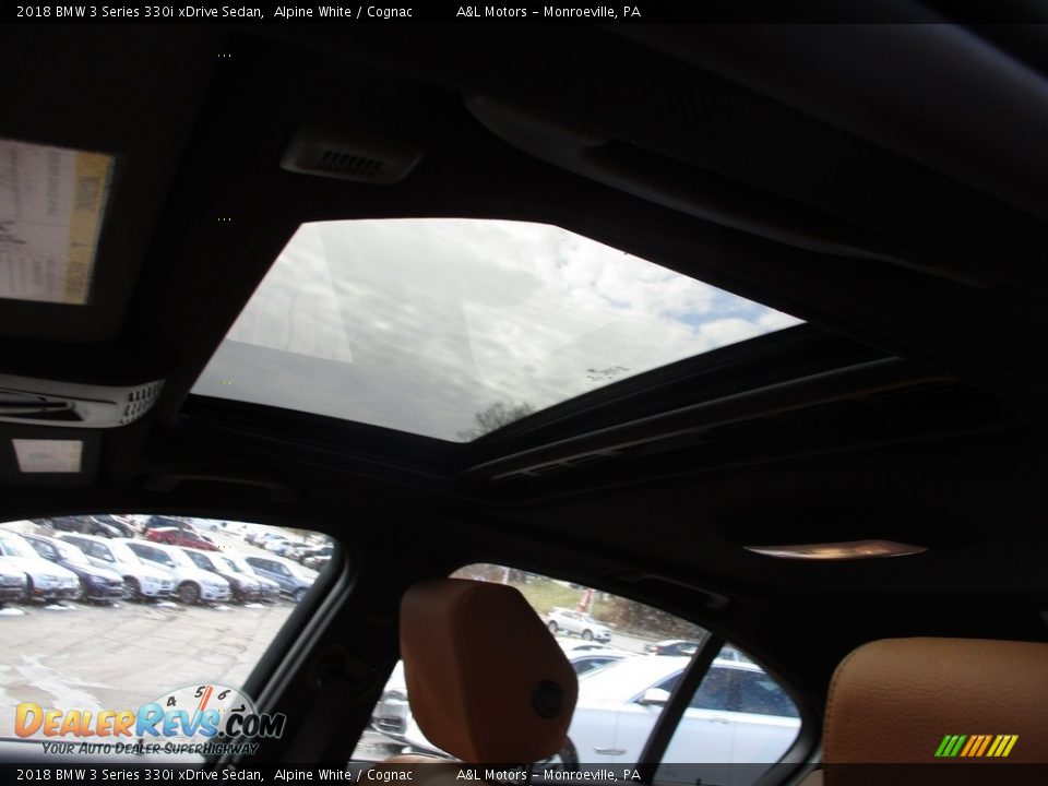 2018 BMW 3 Series 330i xDrive Sedan Alpine White / Cognac Photo #12