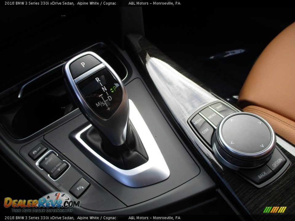 2018 BMW 3 Series 330i xDrive Sedan Alpine White / Cognac Photo #16