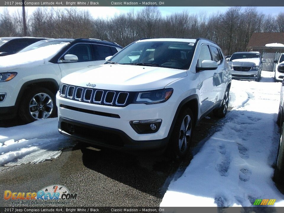 2017 Jeep Compass Latitude 4x4 Bright White / Black Photo #1