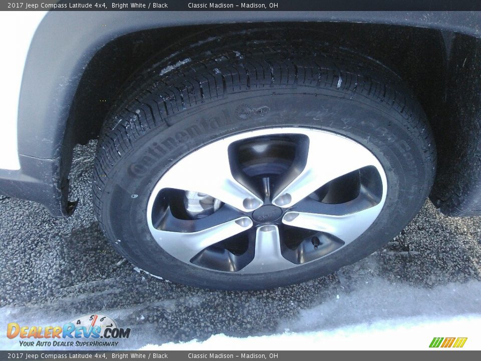 2017 Jeep Compass Latitude 4x4 Bright White / Black Photo #2