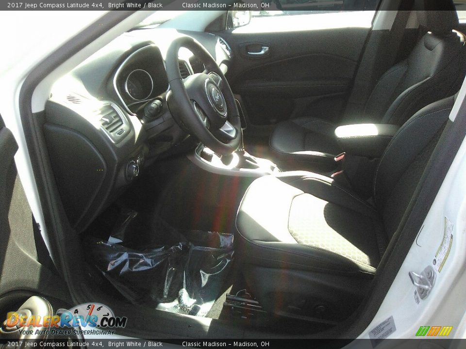 2017 Jeep Compass Latitude 4x4 Bright White / Black Photo #5