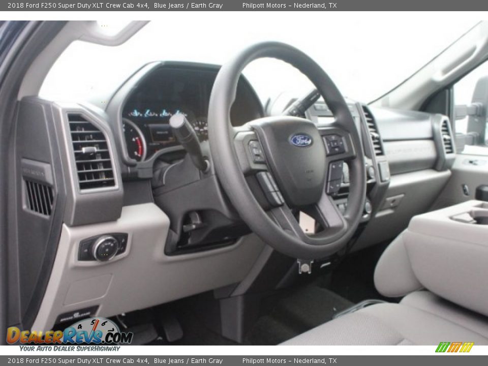 2018 Ford F250 Super Duty XLT Crew Cab 4x4 Blue Jeans / Earth Gray Photo #13