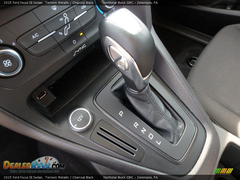 2015 Ford Focus SE Sedan Tectonic Metallic / Charcoal Black Photo #22