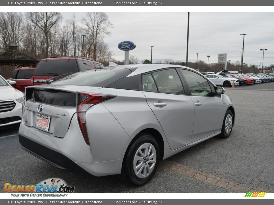 2016 Toyota Prius Two Classic Silver Metallic / Moonstone Photo #3