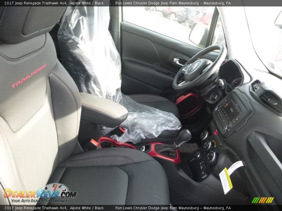 2017 Jeep Renegade Trailhawk 4x4 Alpine White / Black Photo #10