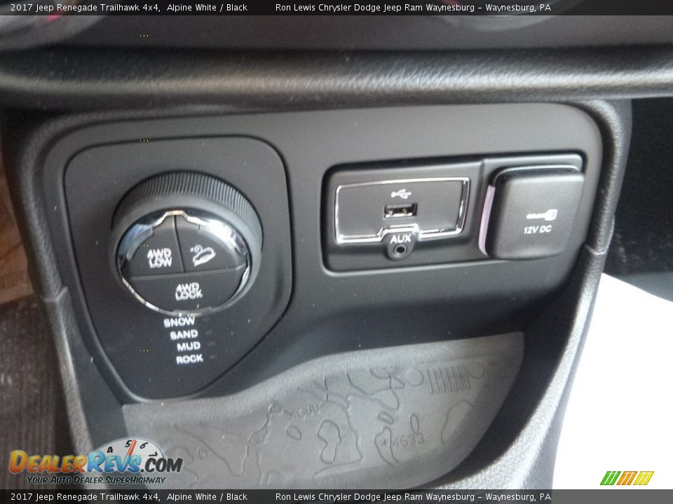 2017 Jeep Renegade Trailhawk 4x4 Alpine White / Black Photo #20