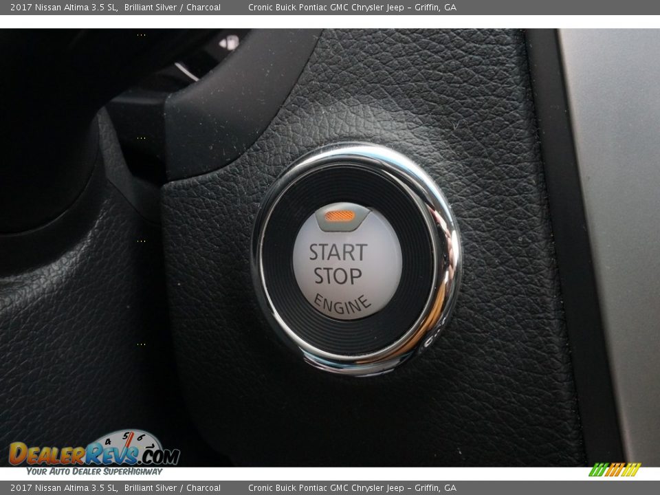 Controls of 2017 Nissan Altima 3.5 SL Photo #10