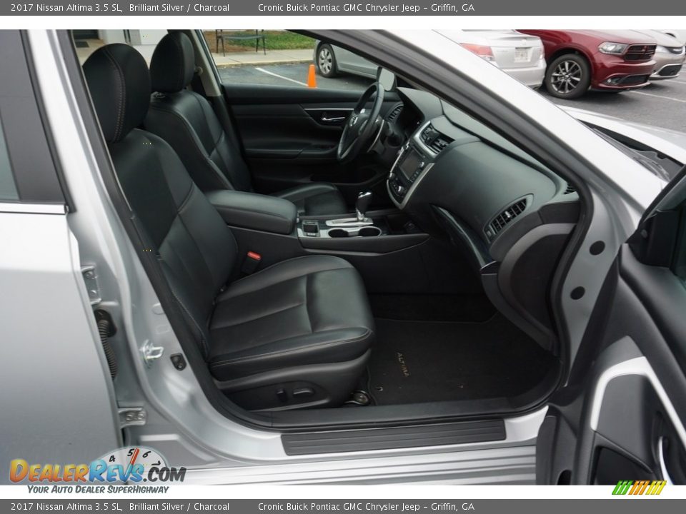 Front Seat of 2017 Nissan Altima 3.5 SL Photo #22