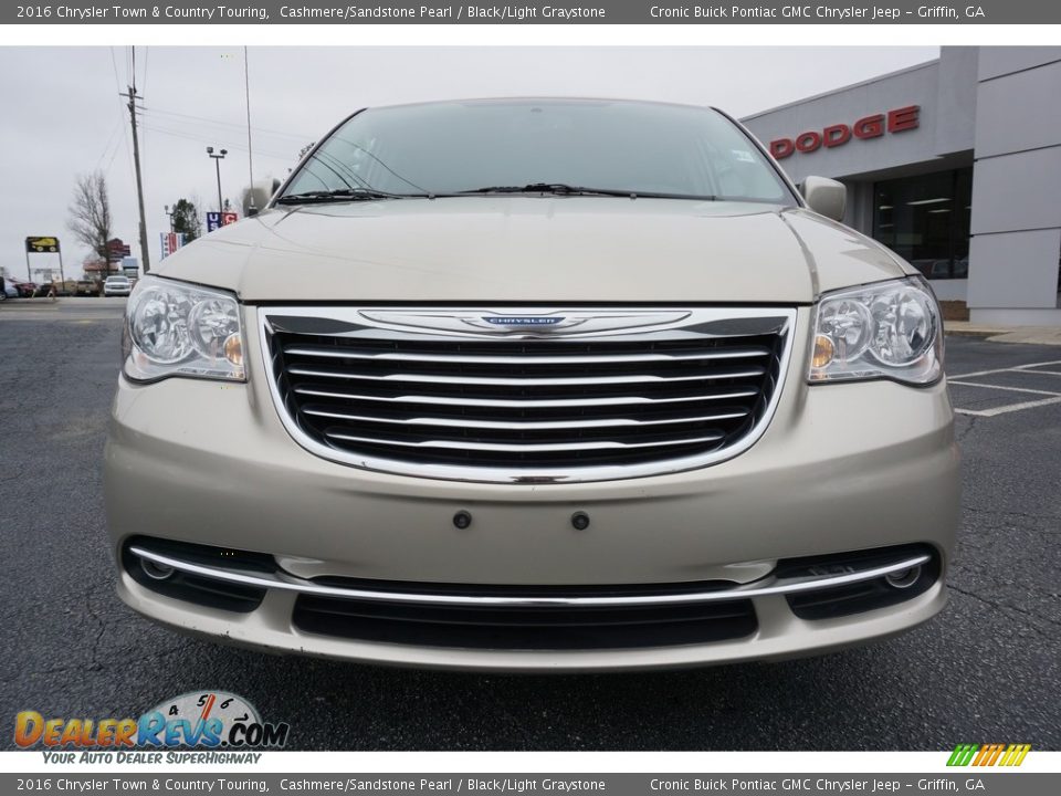 2016 Chrysler Town & Country Touring Cashmere/Sandstone Pearl / Black/Light Graystone Photo #2