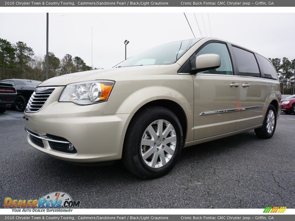 2016 Chrysler Town & Country Touring Cashmere/Sandstone Pearl / Black/Light Graystone Photo #3