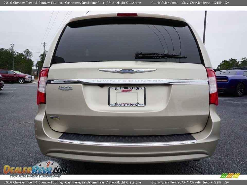 2016 Chrysler Town & Country Touring Cashmere/Sandstone Pearl / Black/Light Graystone Photo #11