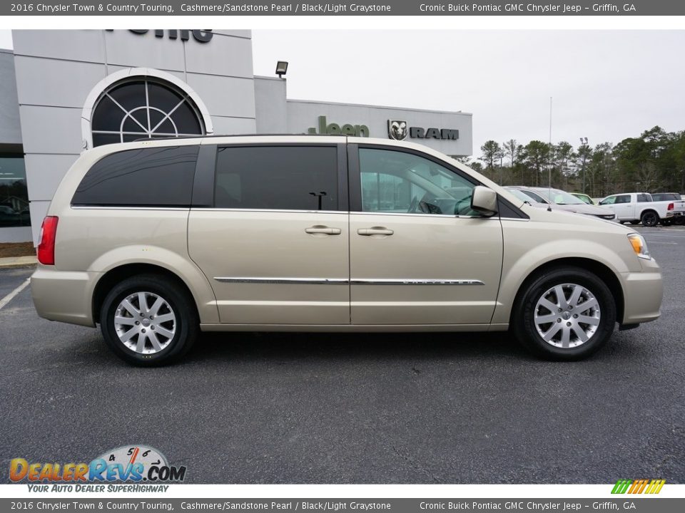 2016 Chrysler Town & Country Touring Cashmere/Sandstone Pearl / Black/Light Graystone Photo #13