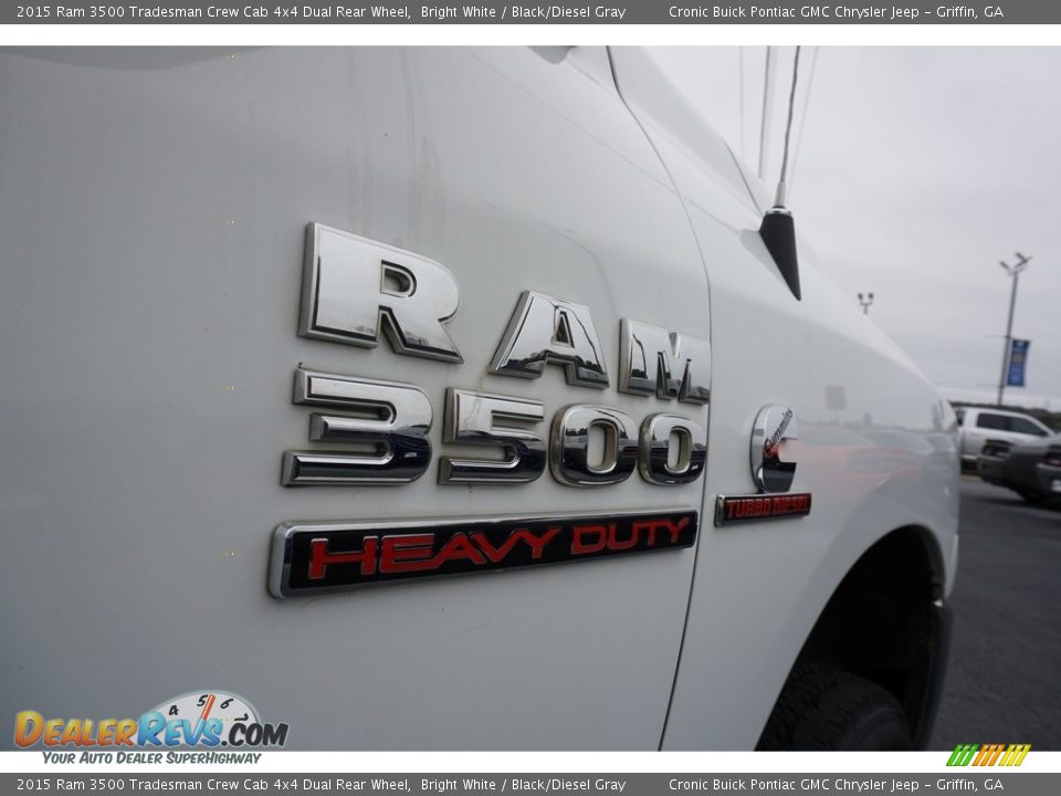2015 Ram 3500 Tradesman Crew Cab 4x4 Dual Rear Wheel Bright White / Black/Diesel Gray Photo #14