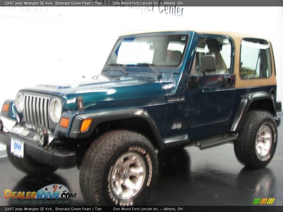 1997 Jeep Wrangler SE 4x4 Emerald Green Pearl / Tan Photo #2