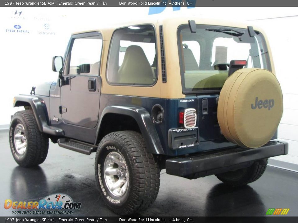 1997 Jeep Wrangler SE 4x4 Emerald Green Pearl / Tan Photo #5