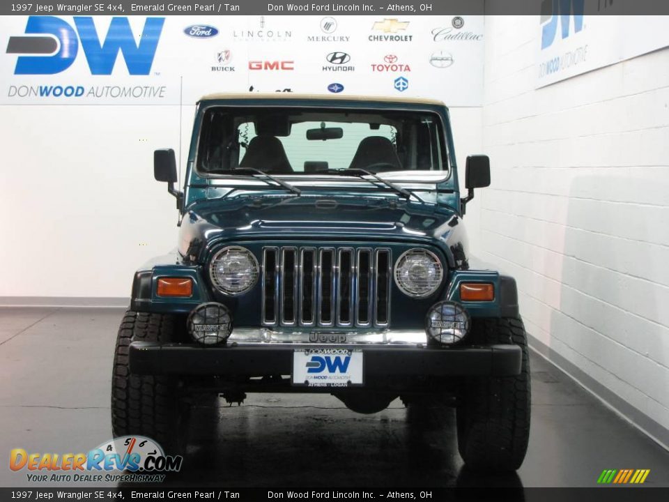 1997 Jeep Wrangler SE 4x4 Emerald Green Pearl / Tan Photo #8