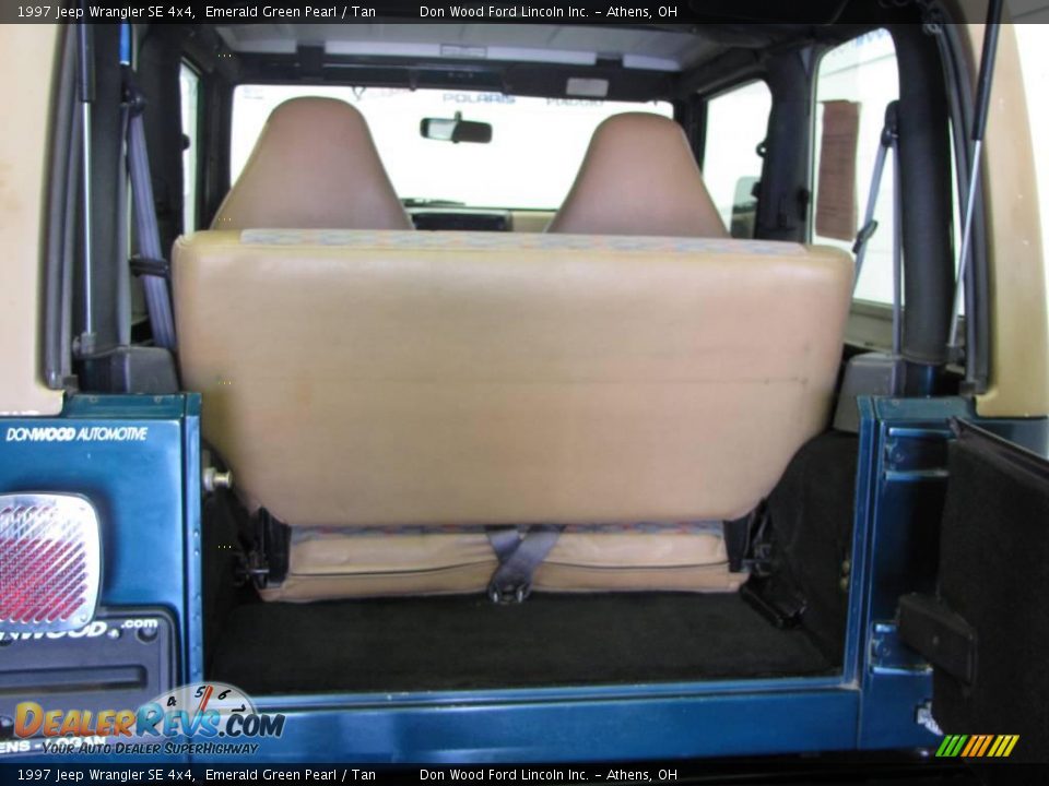 1997 Jeep Wrangler SE 4x4 Emerald Green Pearl / Tan Photo #14