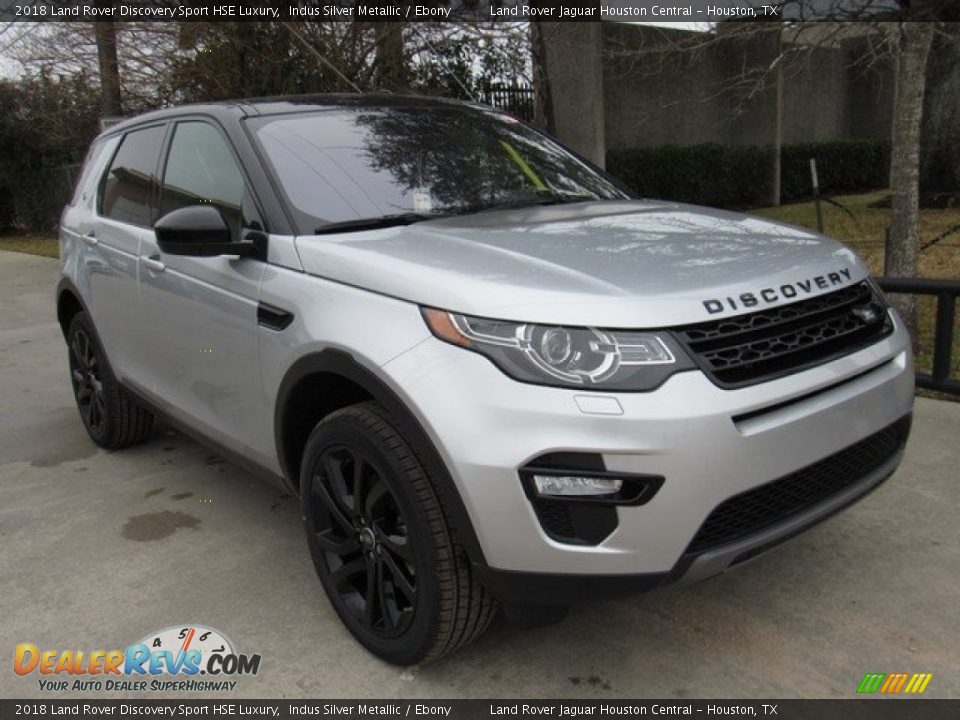 Front 3/4 View of 2018 Land Rover Discovery Sport HSE Luxury Photo #2