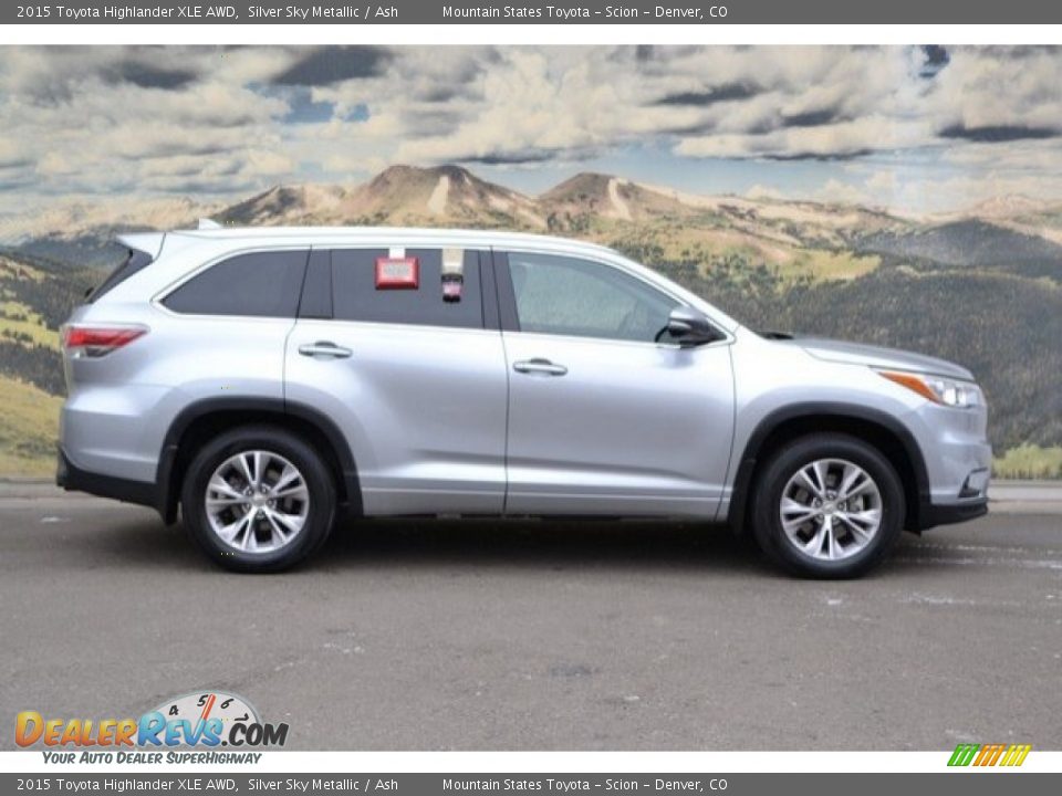 2015 Toyota Highlander XLE AWD Silver Sky Metallic / Ash Photo #2