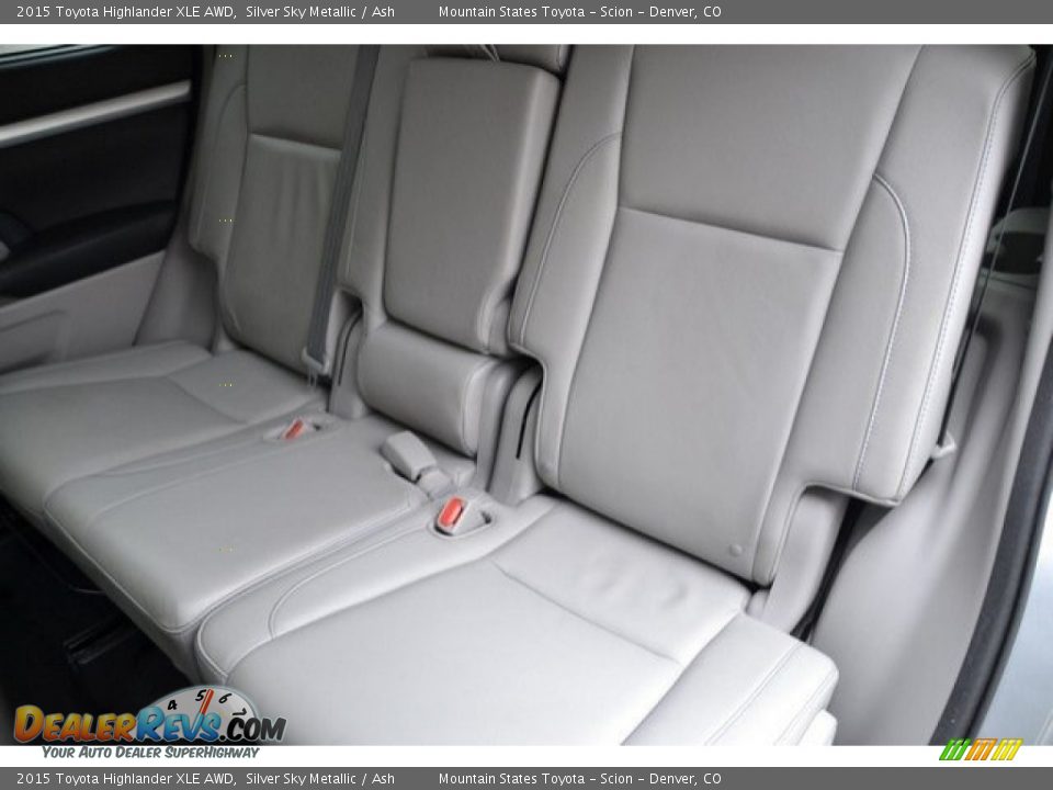 2015 Toyota Highlander XLE AWD Silver Sky Metallic / Ash Photo #23