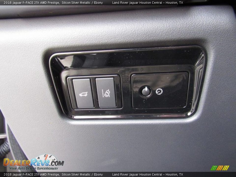 2018 Jaguar F-PACE 25t AWD Prestige Silicon Silver Metallic / Ebony Photo #28