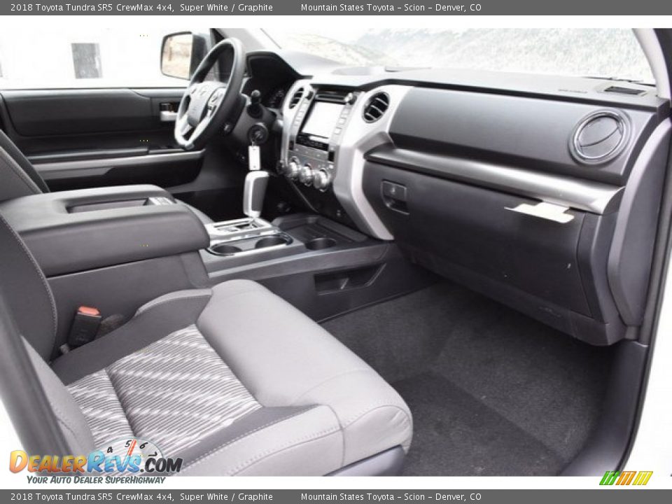 2018 Toyota Tundra SR5 CrewMax 4x4 Super White / Graphite Photo #10