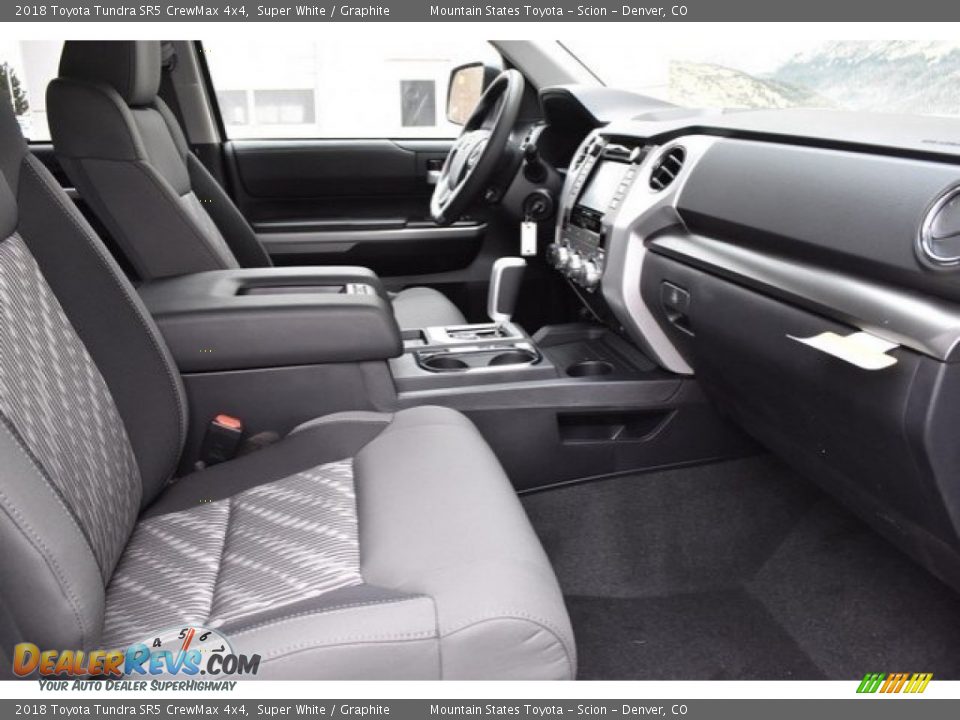 2018 Toyota Tundra SR5 CrewMax 4x4 Super White / Graphite Photo #11