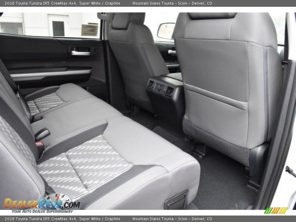 2018 Toyota Tundra SR5 CrewMax 4x4 Super White / Graphite Photo #16