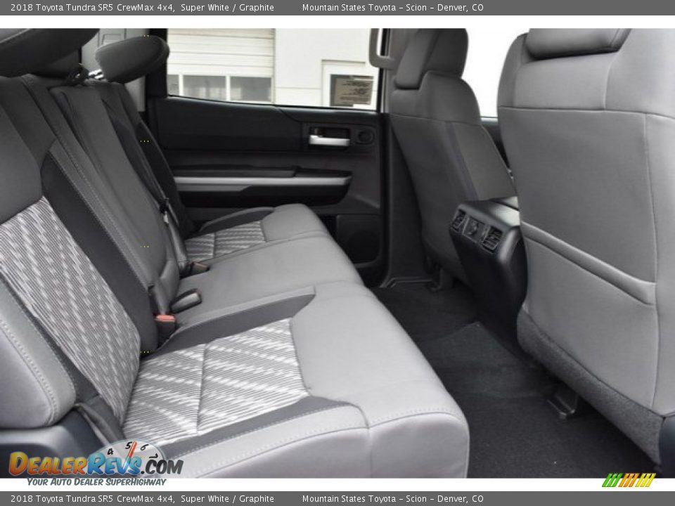 2018 Toyota Tundra SR5 CrewMax 4x4 Super White / Graphite Photo #17