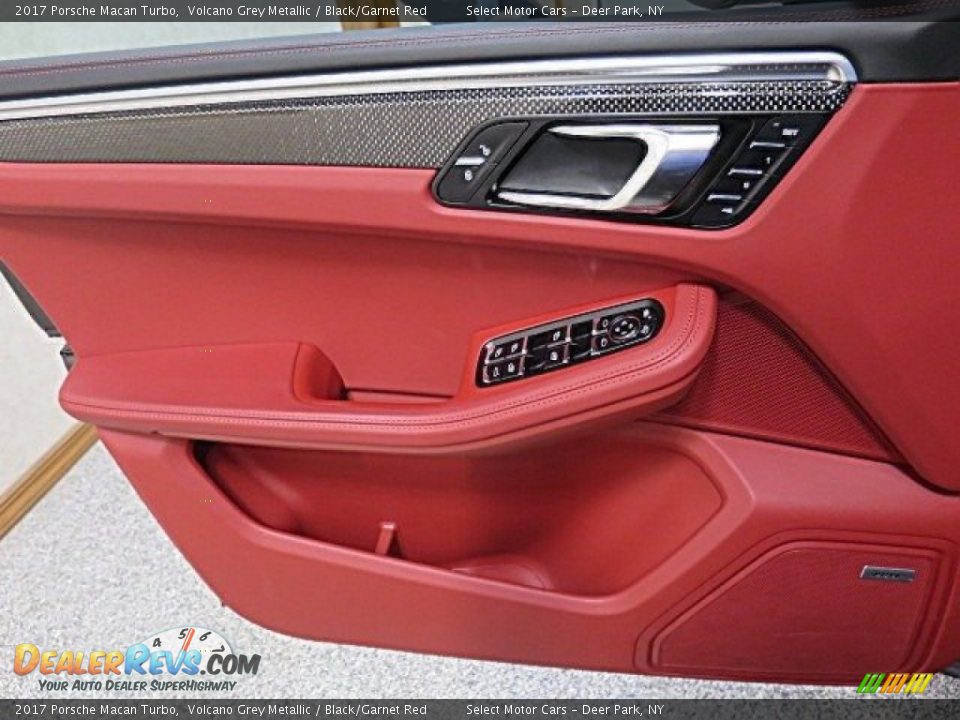 Door Panel of 2017 Porsche Macan Turbo Photo #22