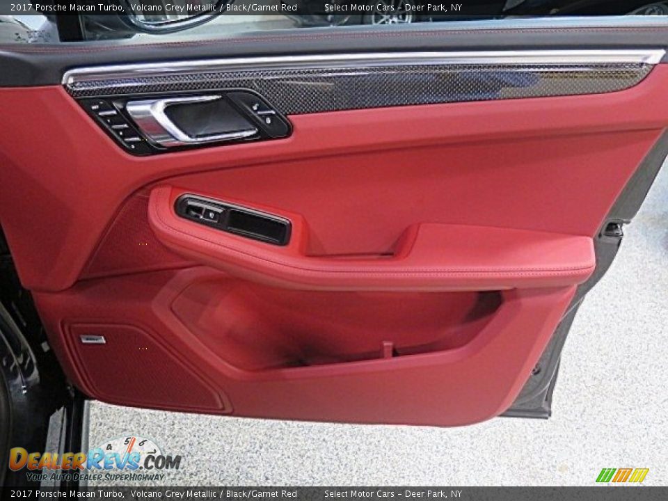 Door Panel of 2017 Porsche Macan Turbo Photo #23