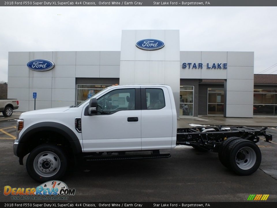2018 Ford F550 Super Duty XL SuperCab 4x4 Chassis Oxford White / Earth Gray Photo #1