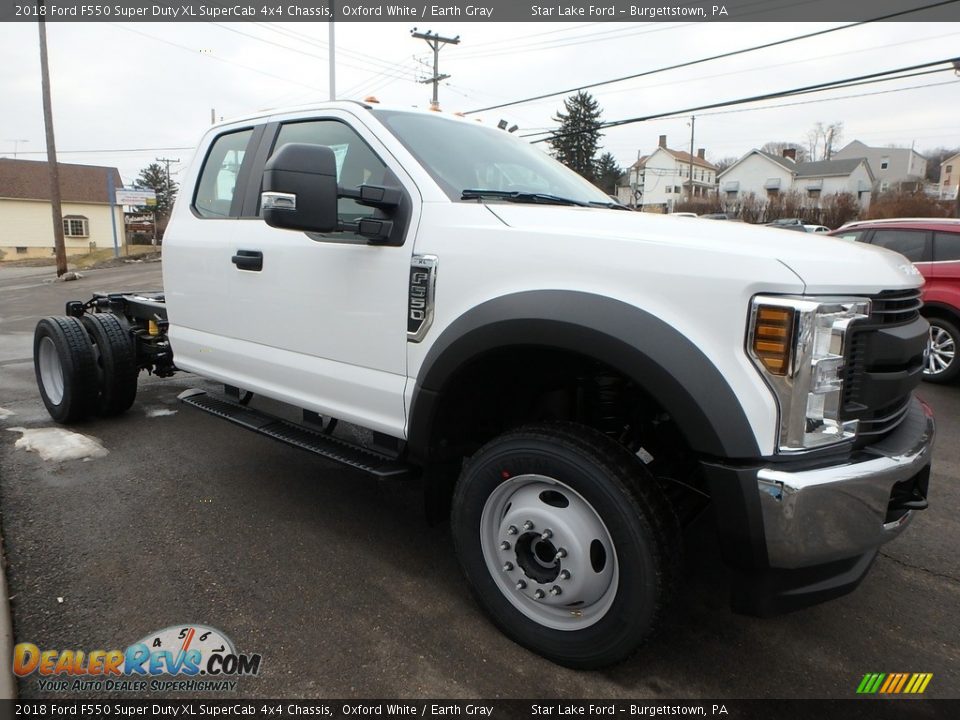 2018 Ford F550 Super Duty XL SuperCab 4x4 Chassis Oxford White / Earth Gray Photo #3