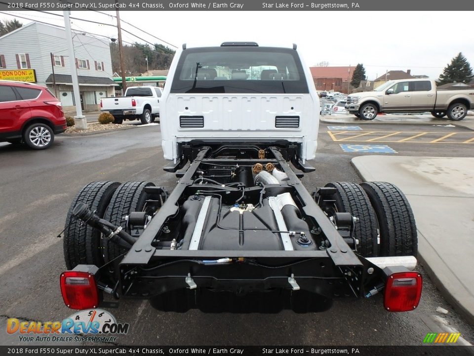2018 Ford F550 Super Duty XL SuperCab 4x4 Chassis Oxford White / Earth Gray Photo #8