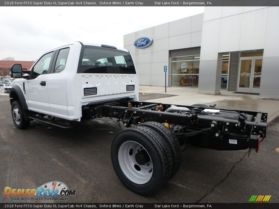 2018 Ford F550 Super Duty XL SuperCab 4x4 Chassis Oxford White / Earth Gray Photo #9