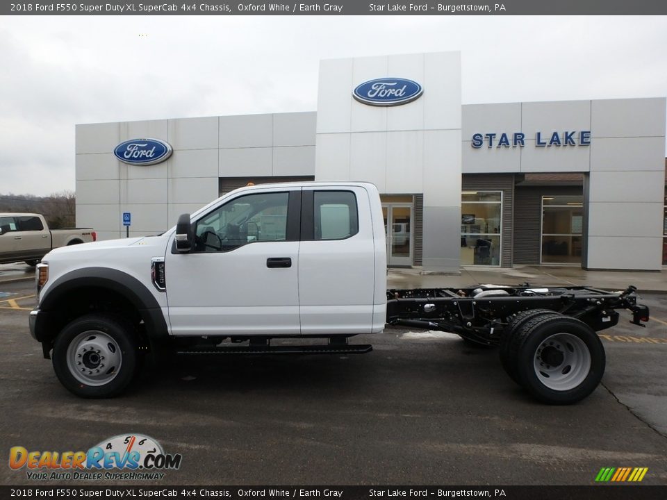2018 Ford F550 Super Duty XL SuperCab 4x4 Chassis Oxford White / Earth Gray Photo #10