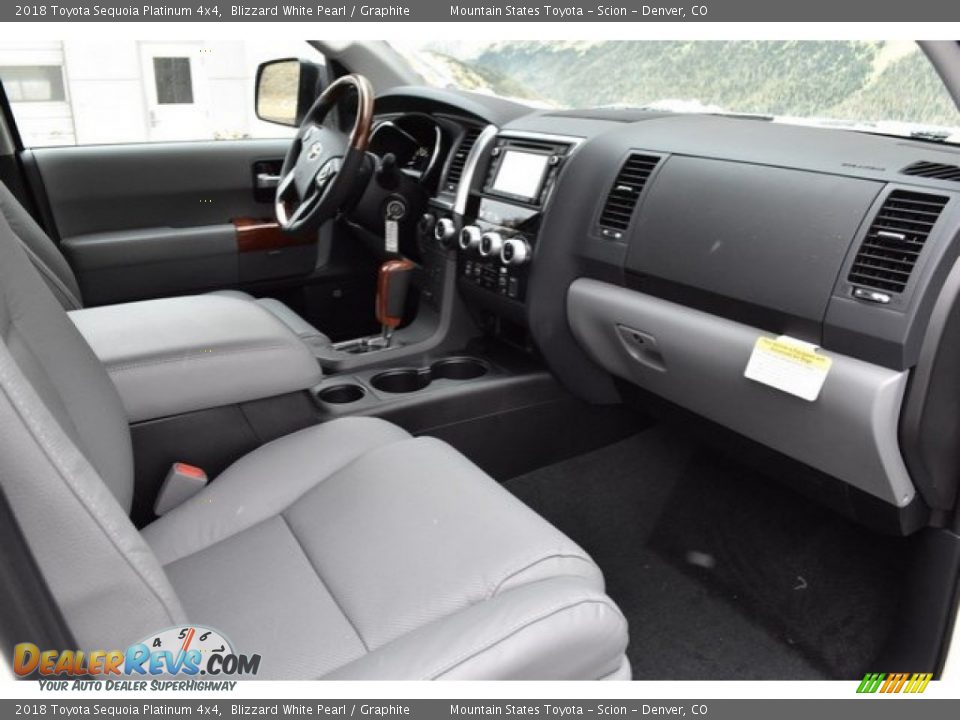2018 Toyota Sequoia Platinum 4x4 Blizzard White Pearl / Graphite Photo #11