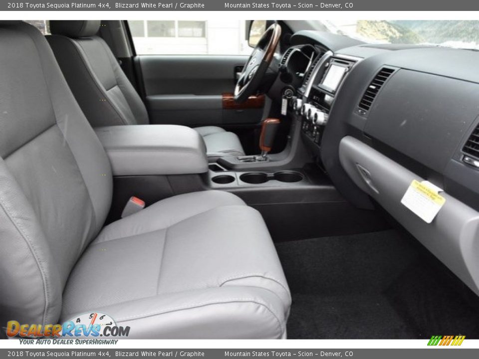 2018 Toyota Sequoia Platinum 4x4 Blizzard White Pearl / Graphite Photo #12