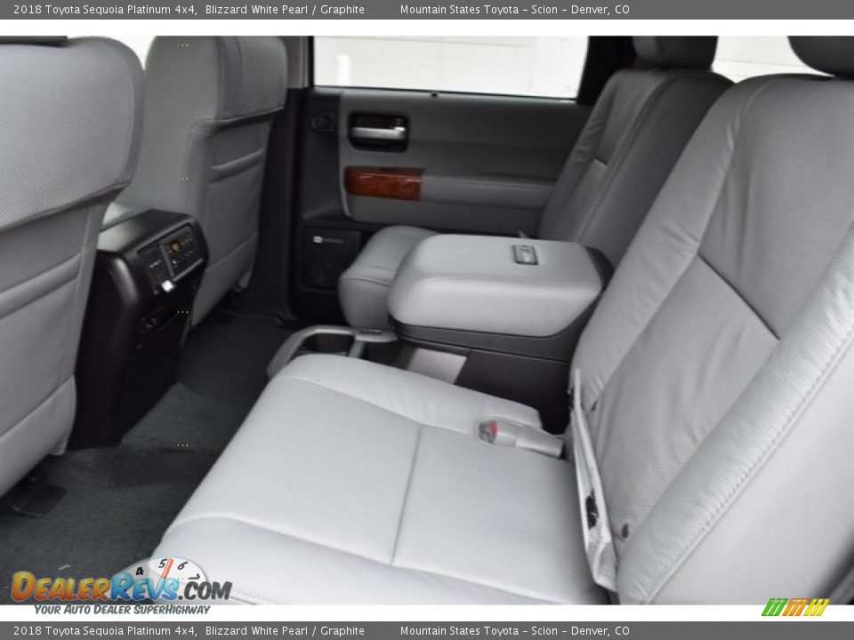 2018 Toyota Sequoia Platinum 4x4 Blizzard White Pearl / Graphite Photo #15
