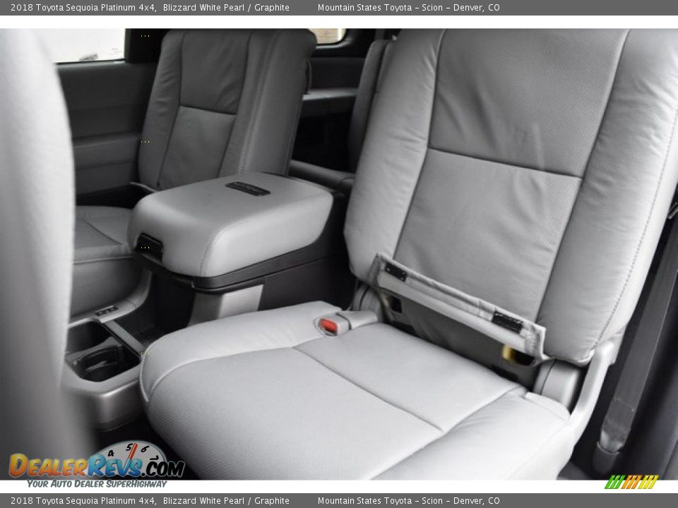 2018 Toyota Sequoia Platinum 4x4 Blizzard White Pearl / Graphite Photo #16