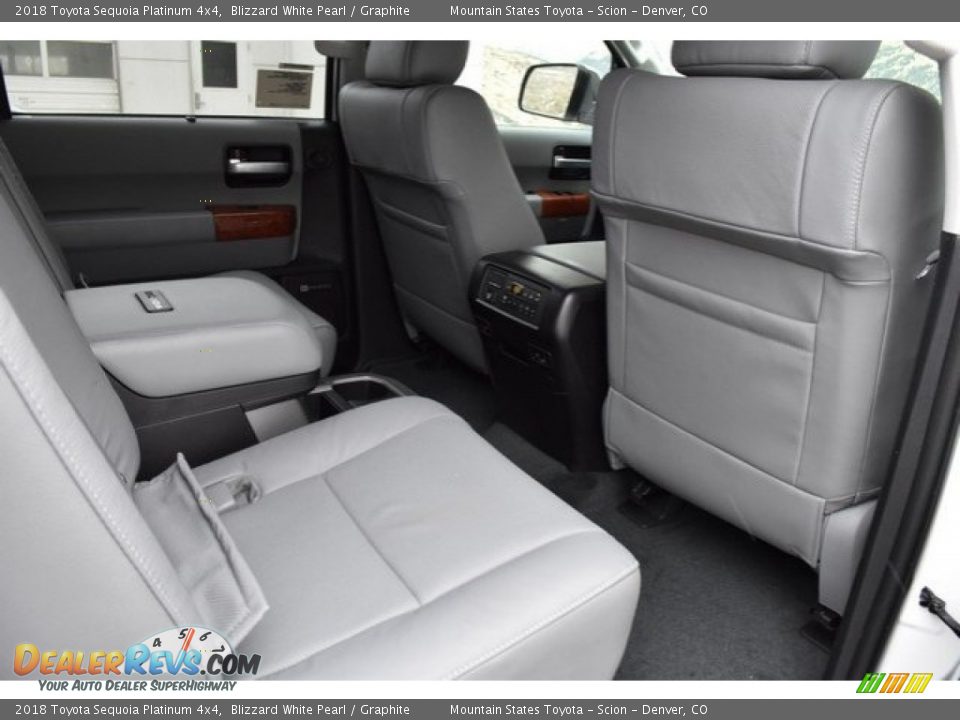 2018 Toyota Sequoia Platinum 4x4 Blizzard White Pearl / Graphite Photo #20