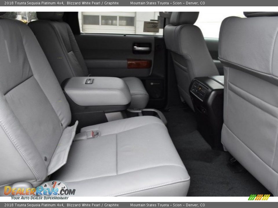 2018 Toyota Sequoia Platinum 4x4 Blizzard White Pearl / Graphite Photo #21