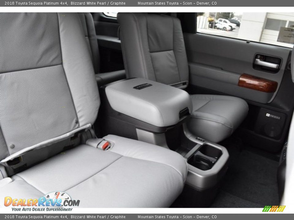 2018 Toyota Sequoia Platinum 4x4 Blizzard White Pearl / Graphite Photo #22