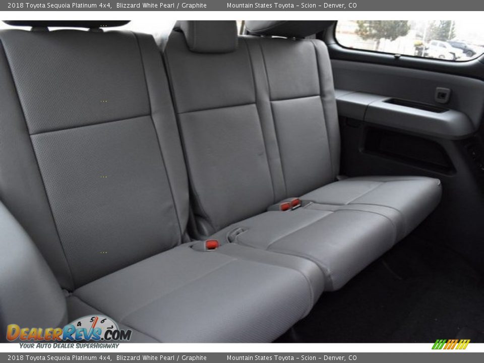 2018 Toyota Sequoia Platinum 4x4 Blizzard White Pearl / Graphite Photo #23